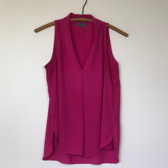 VINCE CAMUTO Fuschia Crepe V-Neck Sleeveless Top - Picture 1 of 6